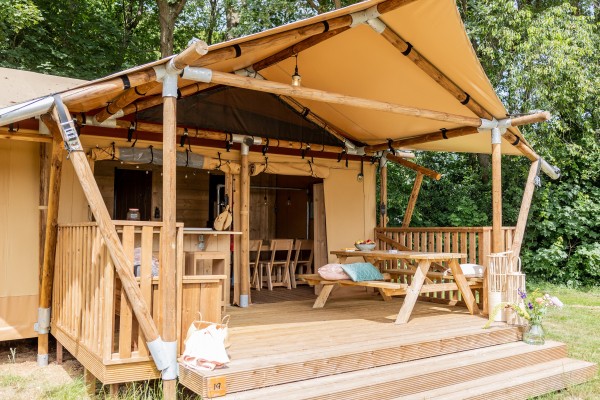 YALA_Dreamer 40_Close up veranda_Landal Gooise Heide_Netherlands.jpg